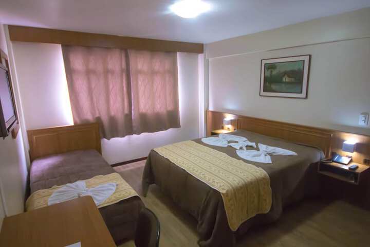 Room 13 of 37