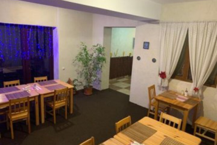 Dining 11 of 44