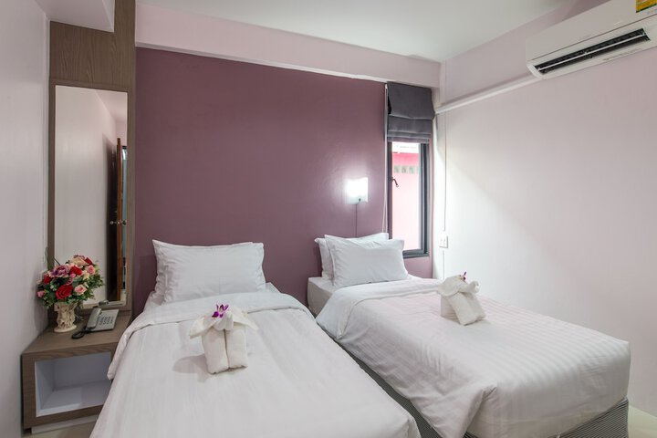 Room 10 of 43