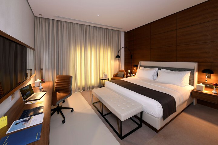 Room 13 of 89