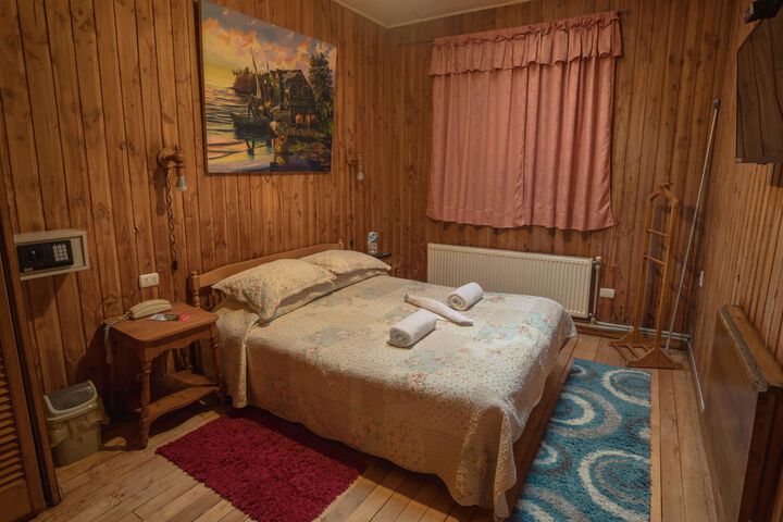 Room 28 of 43