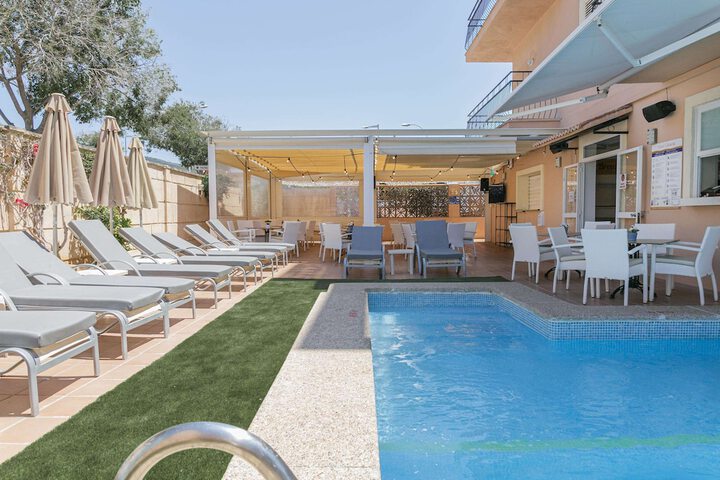 Pool 52 of 86