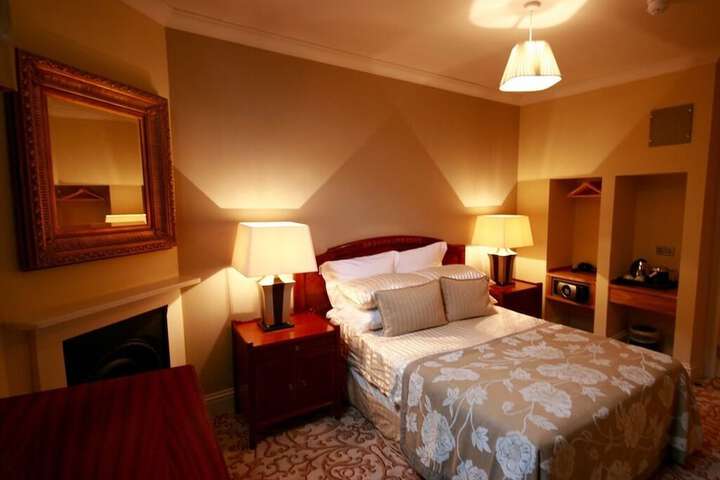 Room 3 of 36
