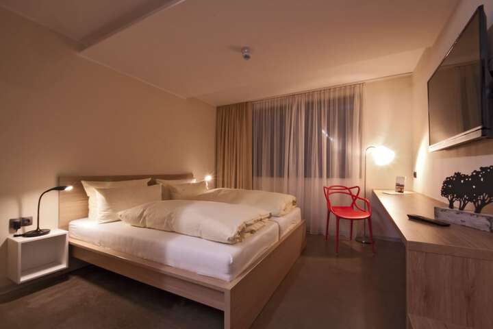 Room 11 of 49
