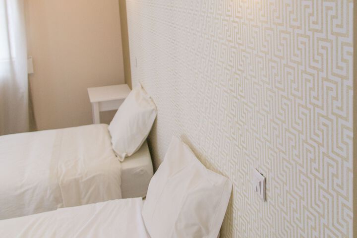 Room 9 of 15
