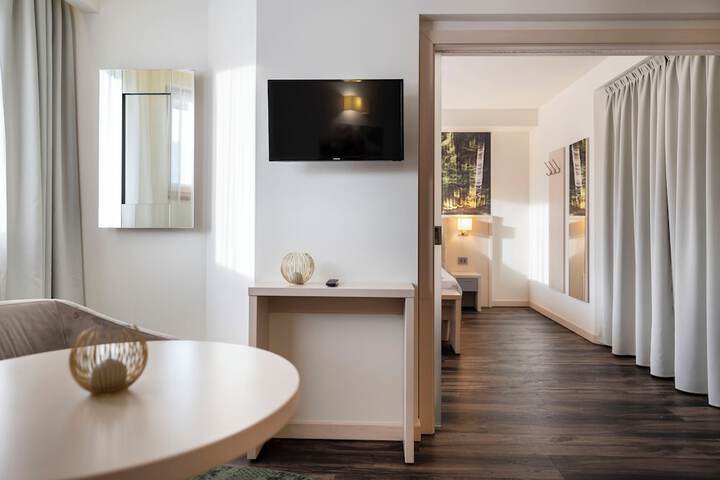 Room 25 of 62
