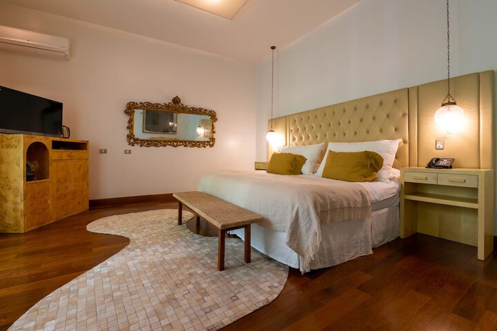 Room 17 of 41