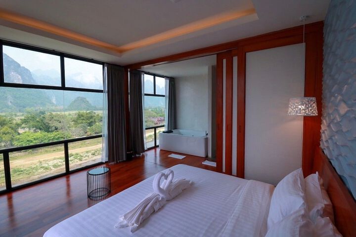 Room 27 of 72
