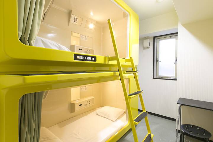 Room 17 of 107