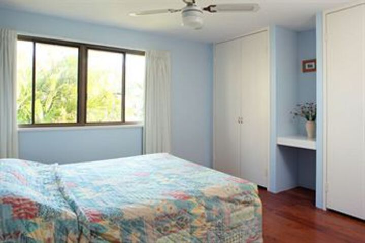 Room 9 of 13