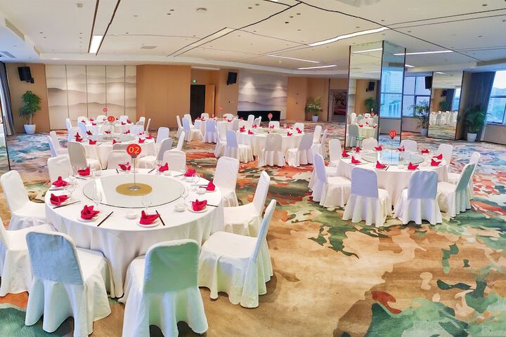 Ballroom/Hall 40 of 51