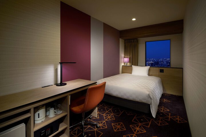 Room 17 of 122