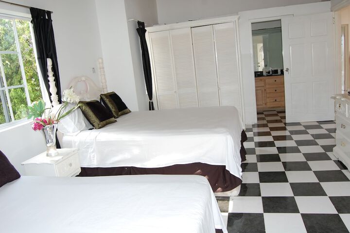 Room 14 of 69