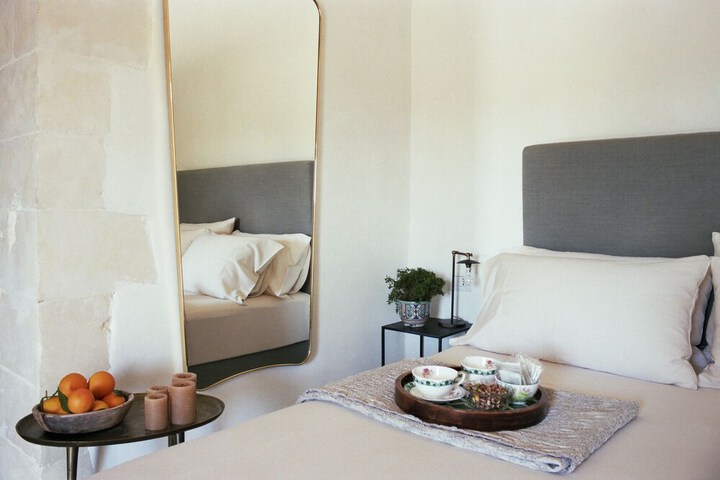 Room 43 of 143