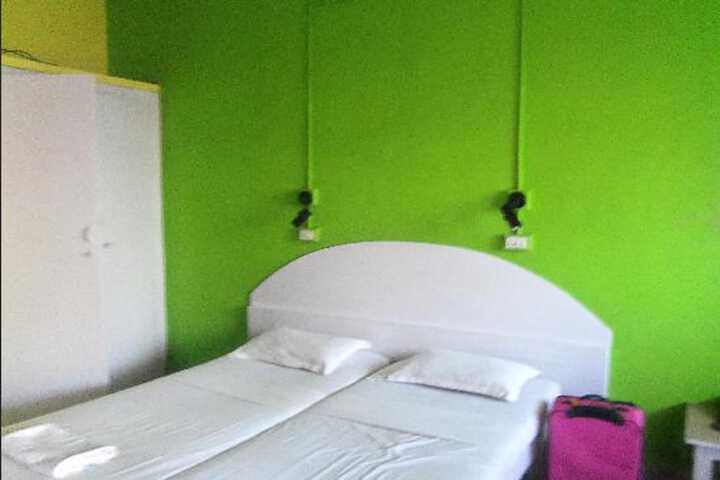Room 4 of 21