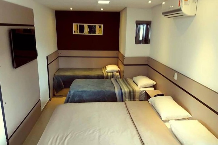 Room 5 of 11