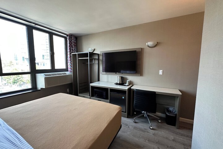 Standard Single King Bed (7 of 12)