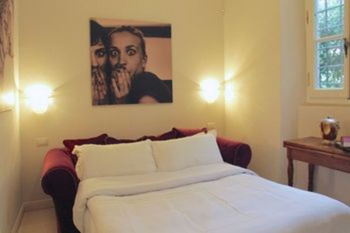 Room 26 of 101