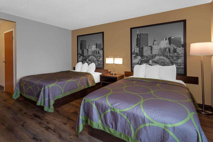 2 Double Beds (7 of 7)