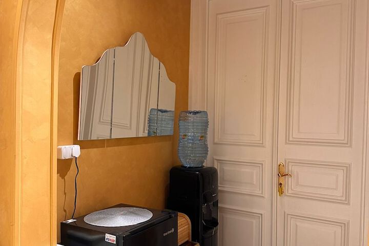 Room 7 of 68