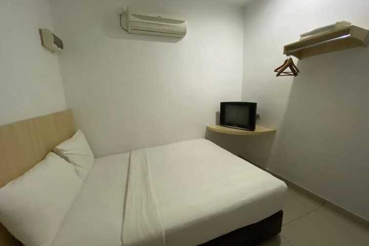 Room 18 of 69