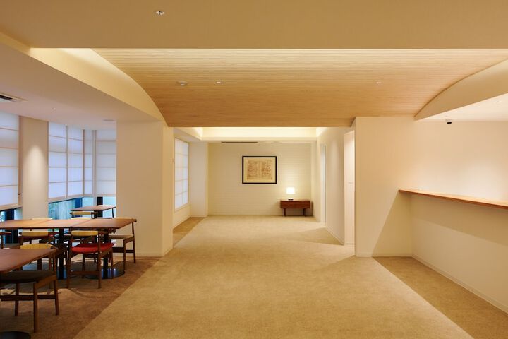 Entrance & Lobby