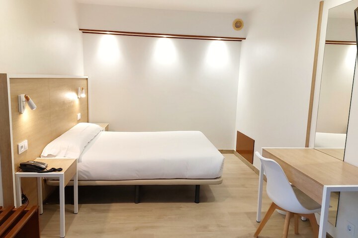 Room 37 of 105
