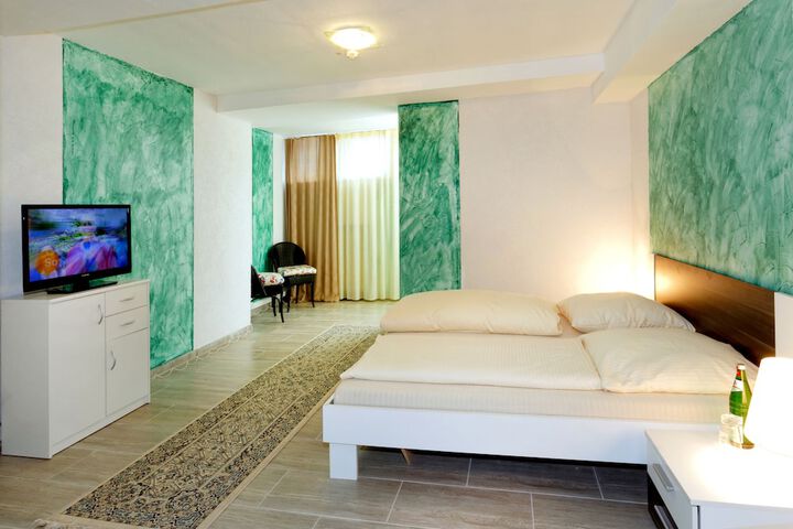 Room 9 of 41