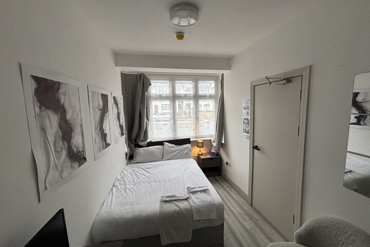 Room 12 of 46
