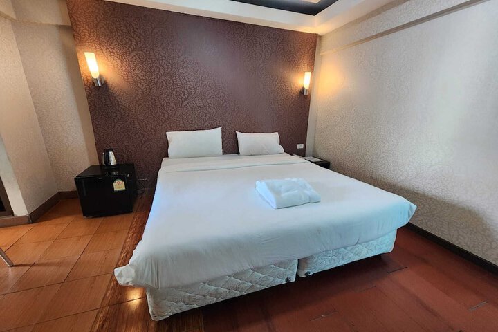 Room 9 of 56