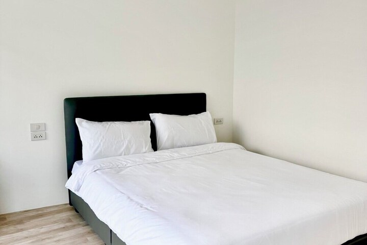 Room 5 of 60
