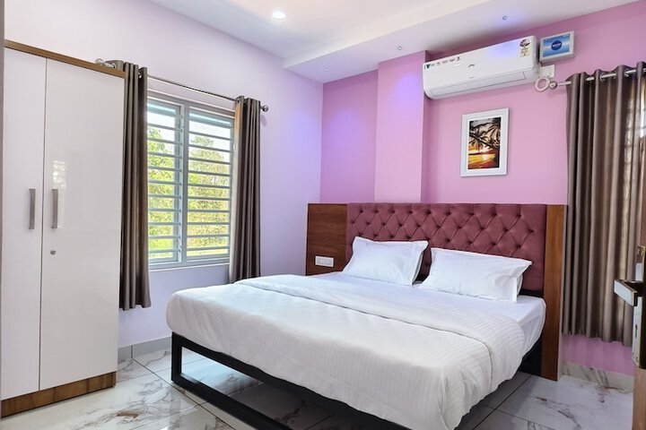 Room 2 of 9