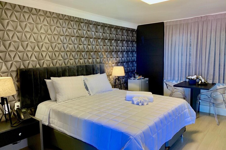 Room 25 of 33