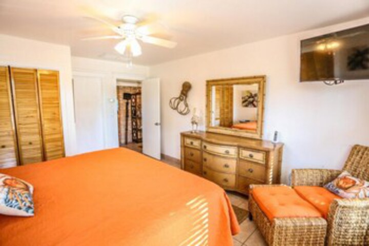 Room 32 of 36