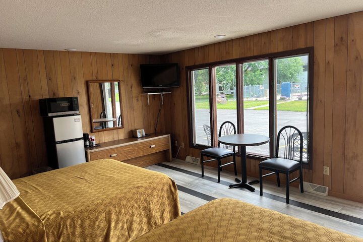 Room 43 of 180