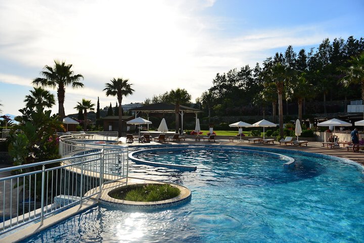 Pool 123 of 273