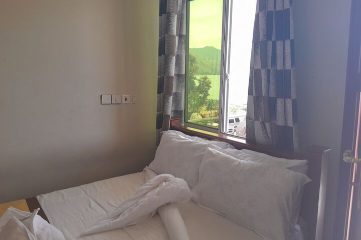 Room 7 of 65