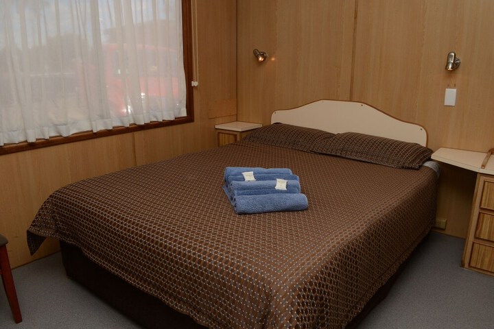 Room 5 of 110