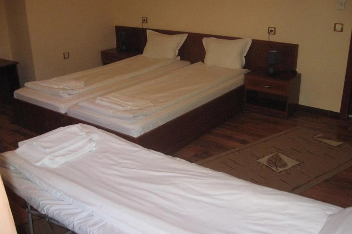 Room 3 of 12