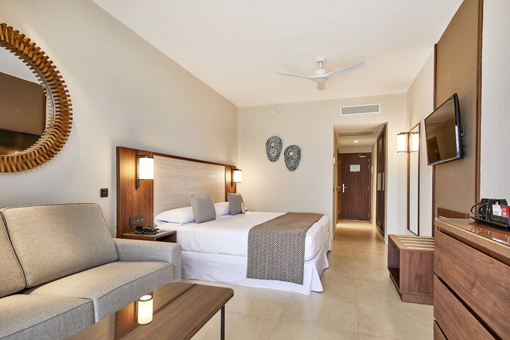 Room 9 of 39