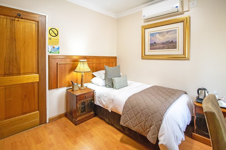 Room 8 of 76