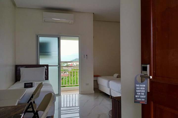 Room 15 of 50