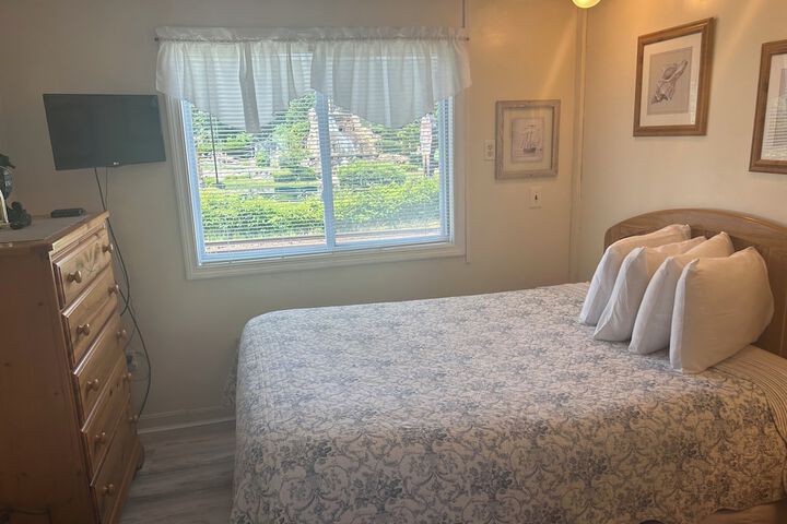 Room 4 of 51