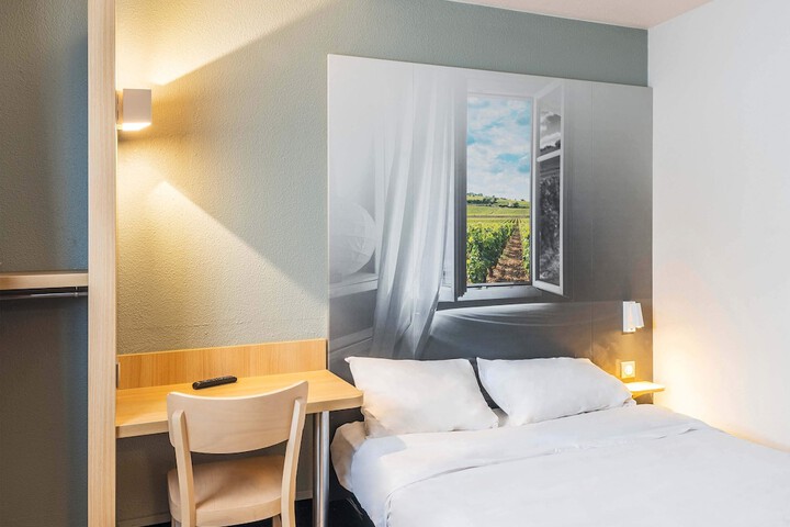 Room 17 of 39