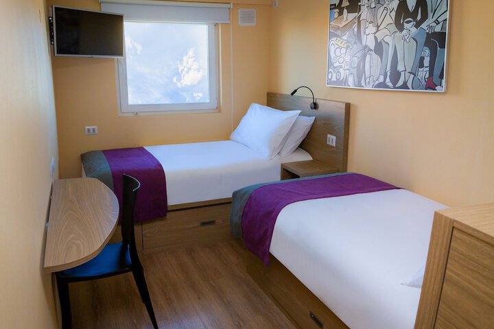 Room 9 of 44