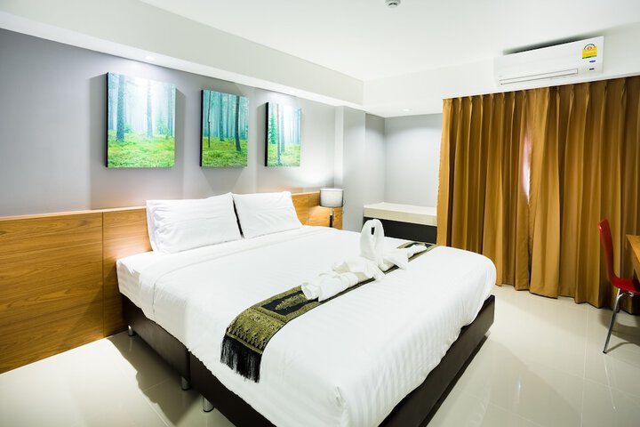 Room 27 of 179