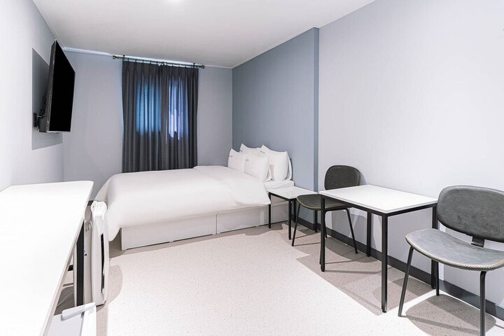 Room 33 of 78
