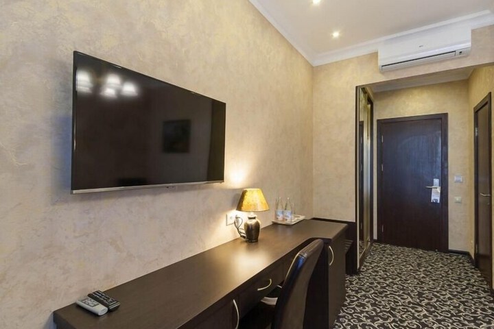 Room 61 of 143