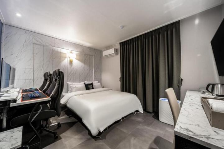 Incheon Seoknam-dong Donkey Hotel