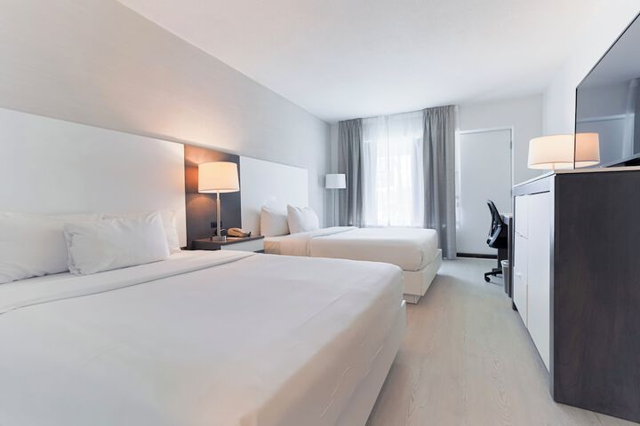 Room 32 of 58
